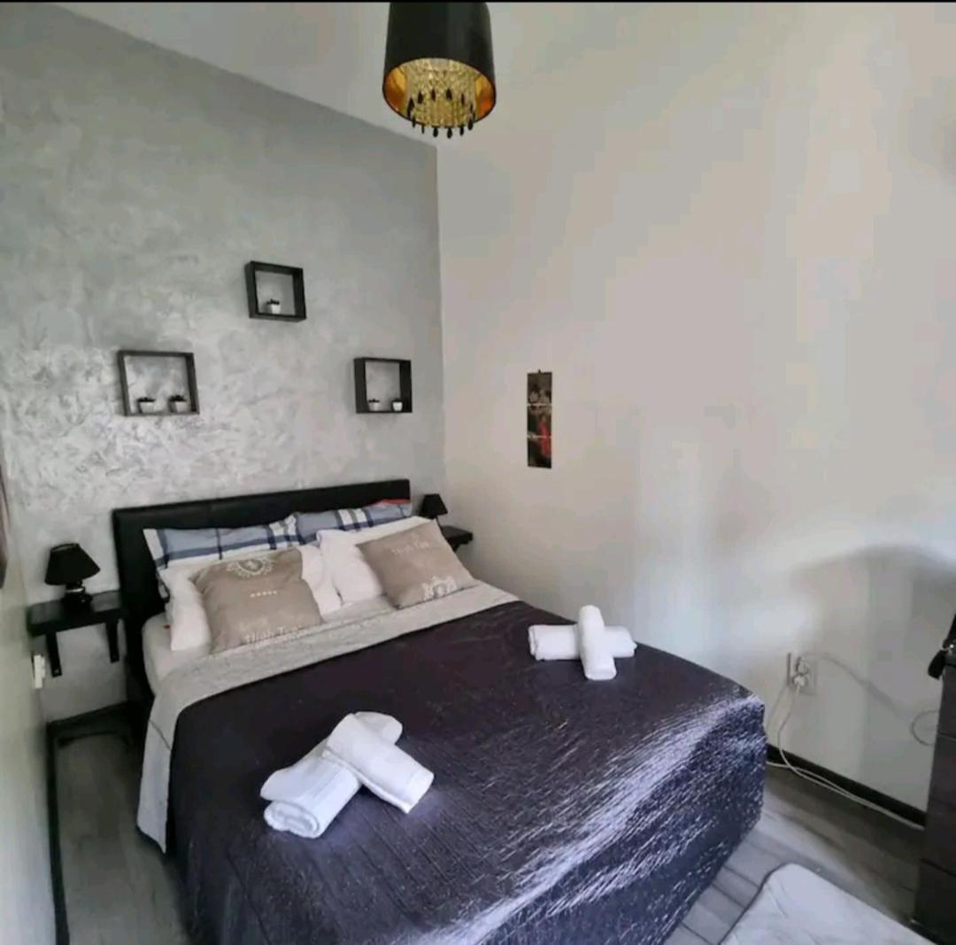 Apartment Mone *